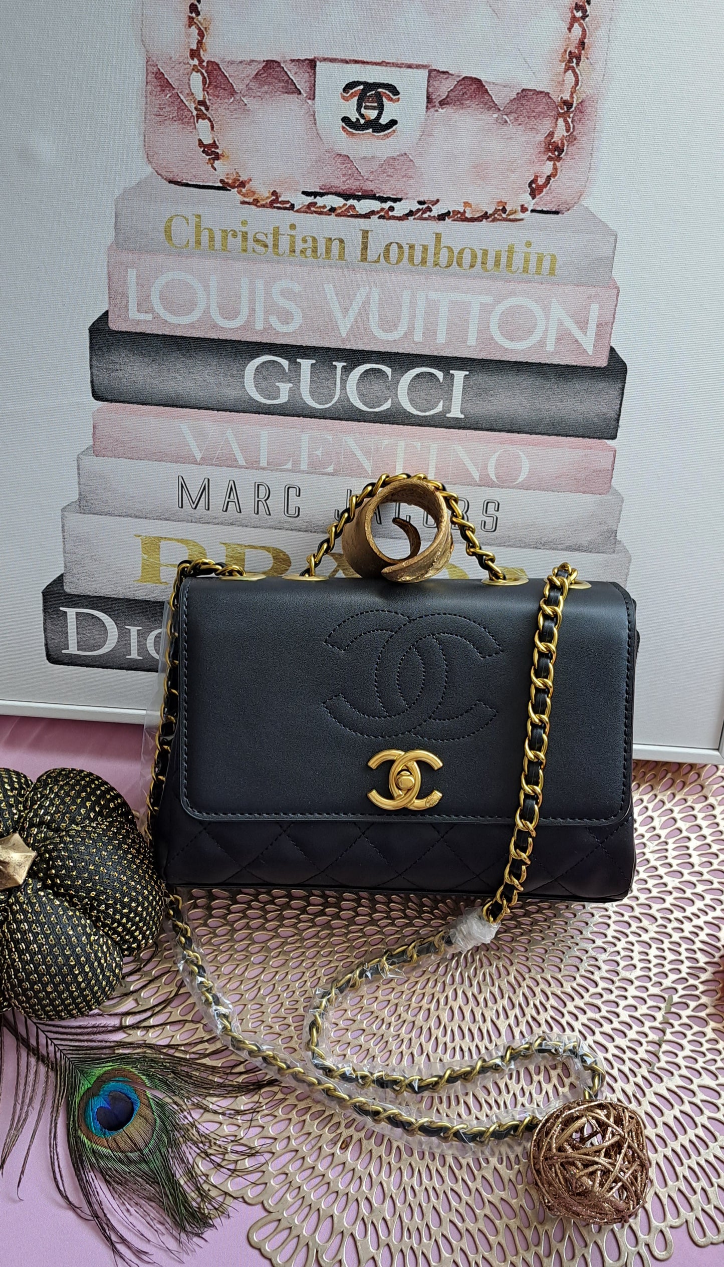 CHANEL LOGO - BLACK