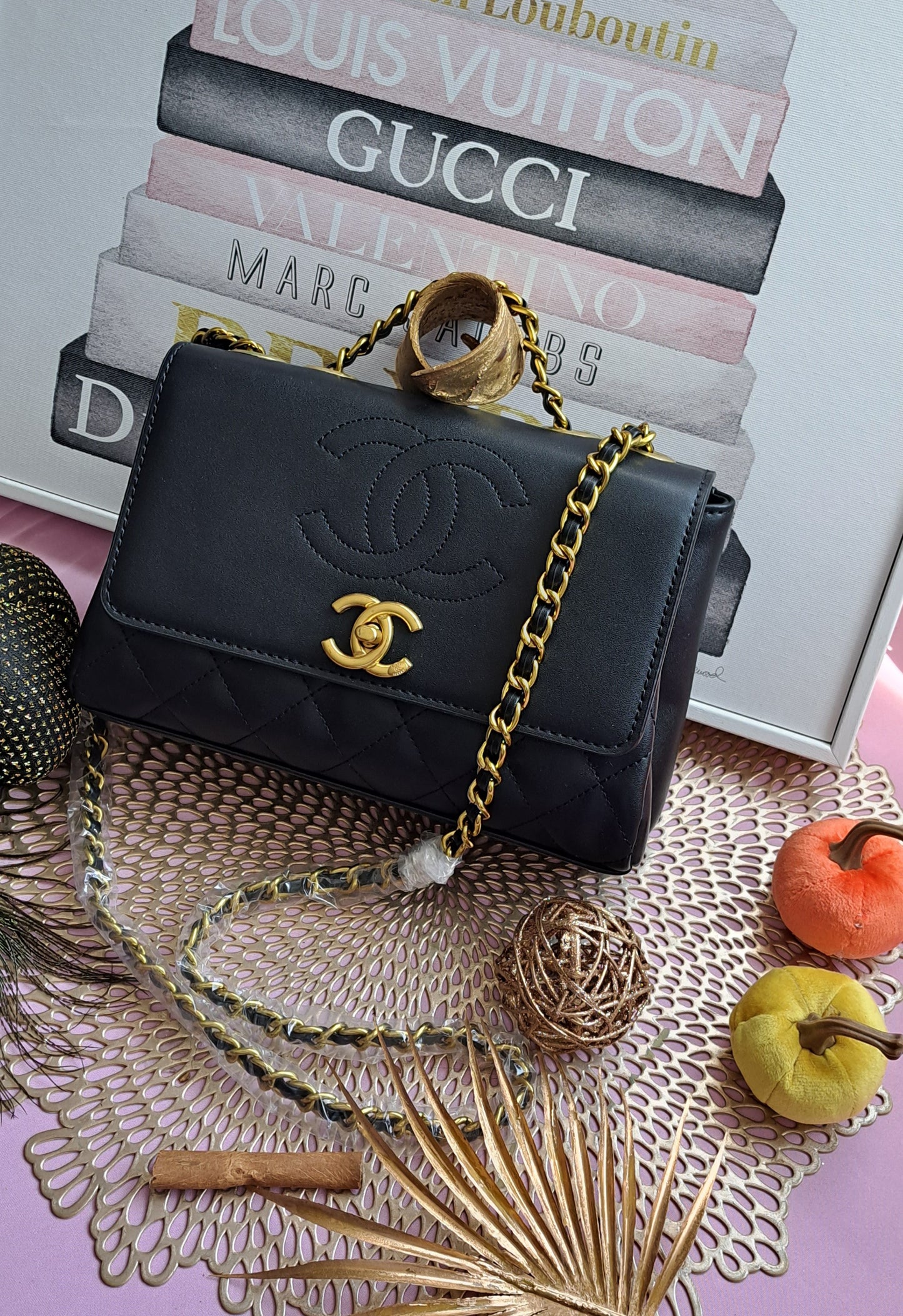 CHANEL LOGO - BLACK