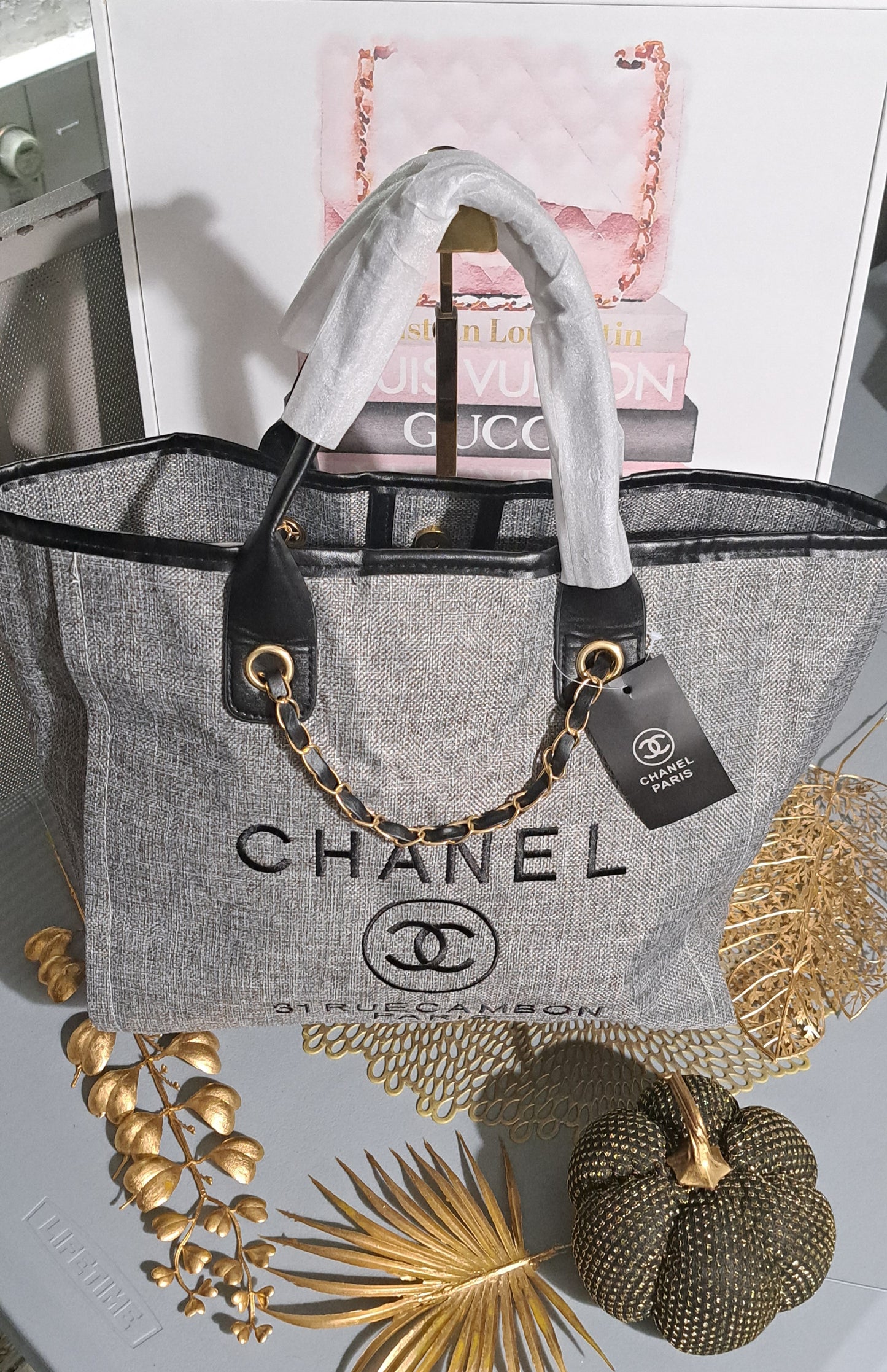 CHANEL  VINTAGE TOTE BAG