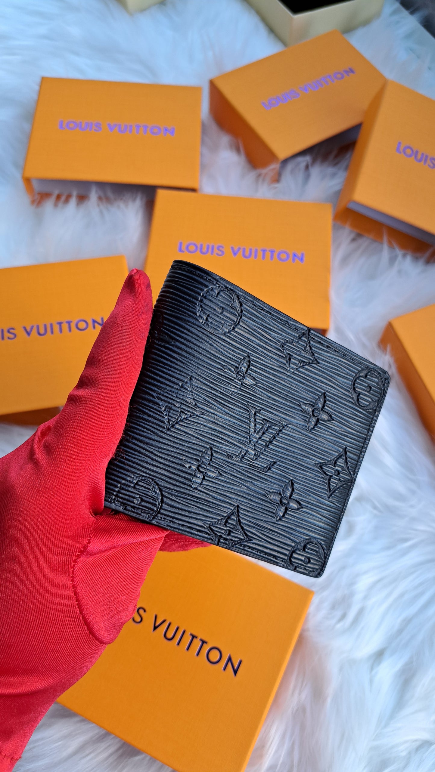 Men Wallets LV +Gift Box  Model#4