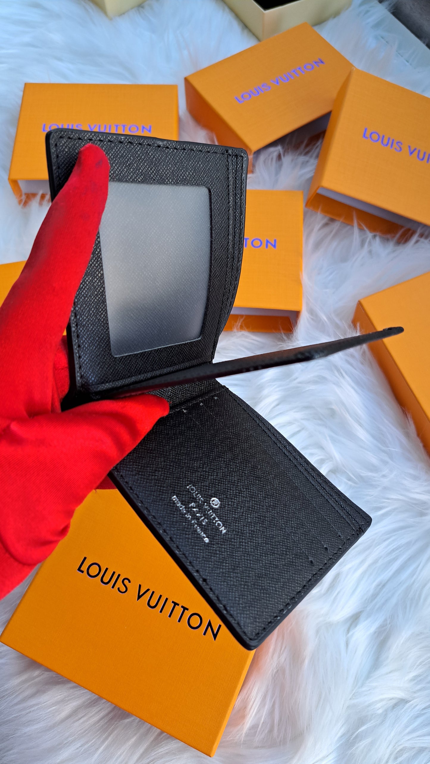 Men Wallets LV +Gift Box  Model#4