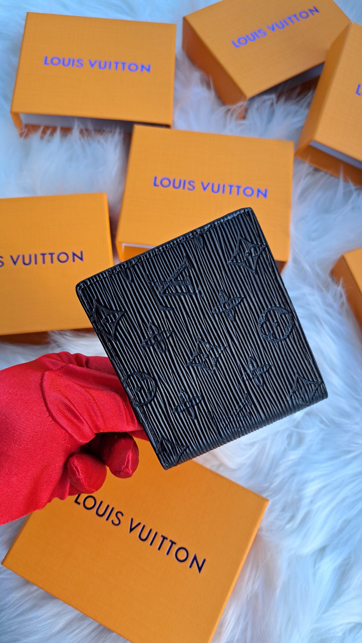 Men Wallets LV +Gift Box  Model#4