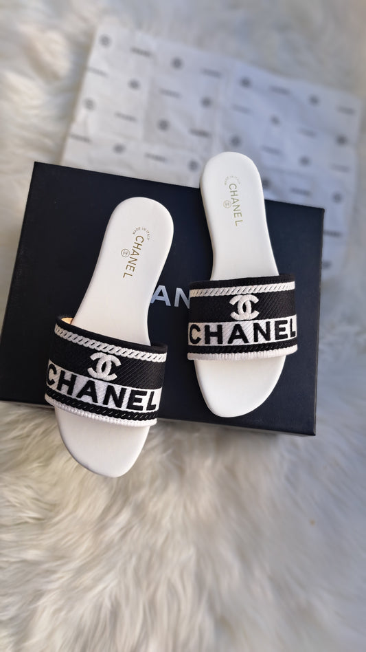 CHANEL Embroidered - White