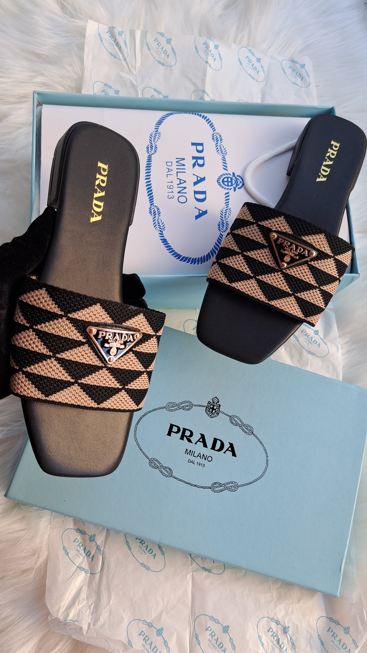 PRADA TRIANGOLO - BLACK