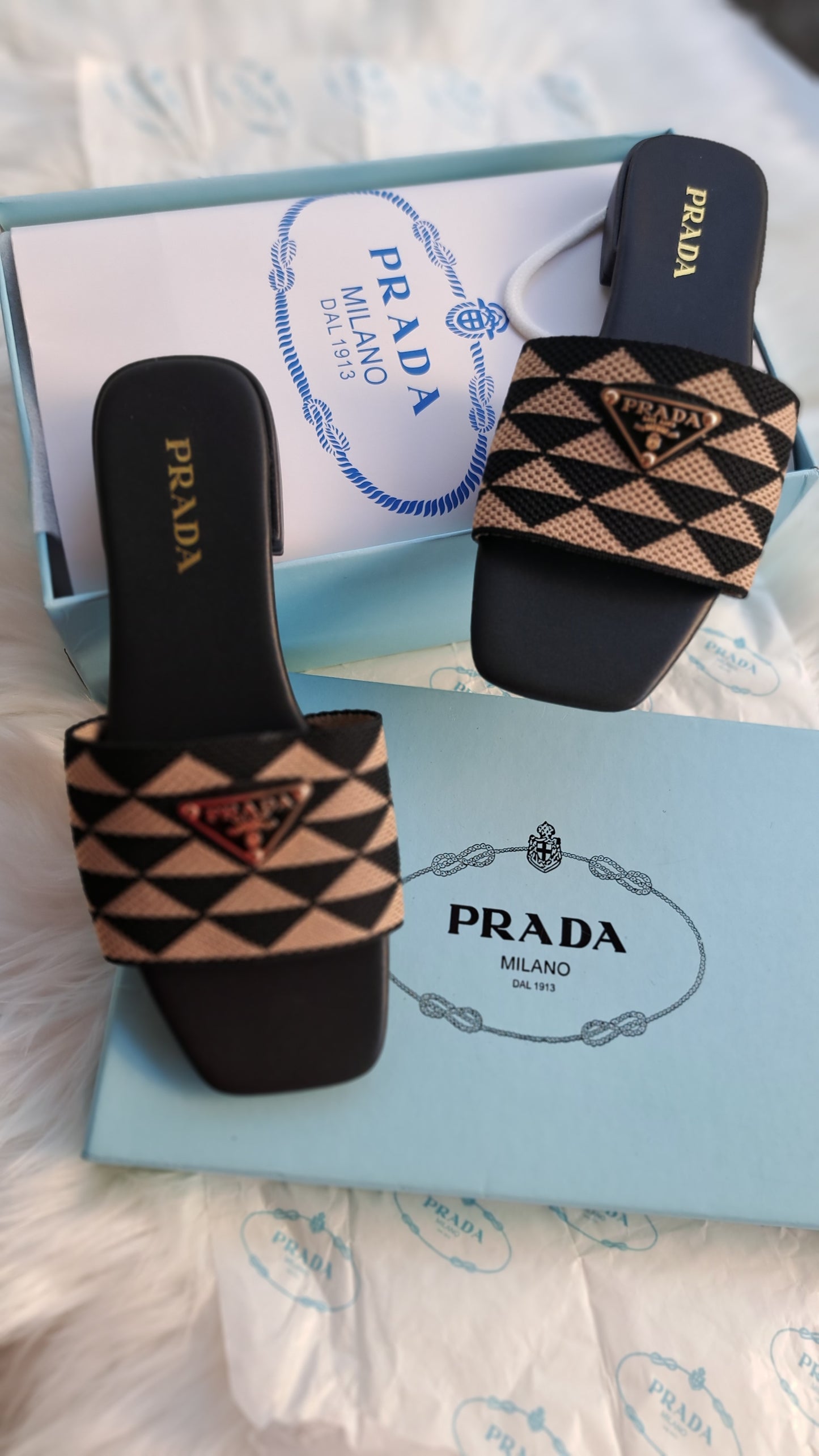 PRADA TRIANGOLO - BLACK