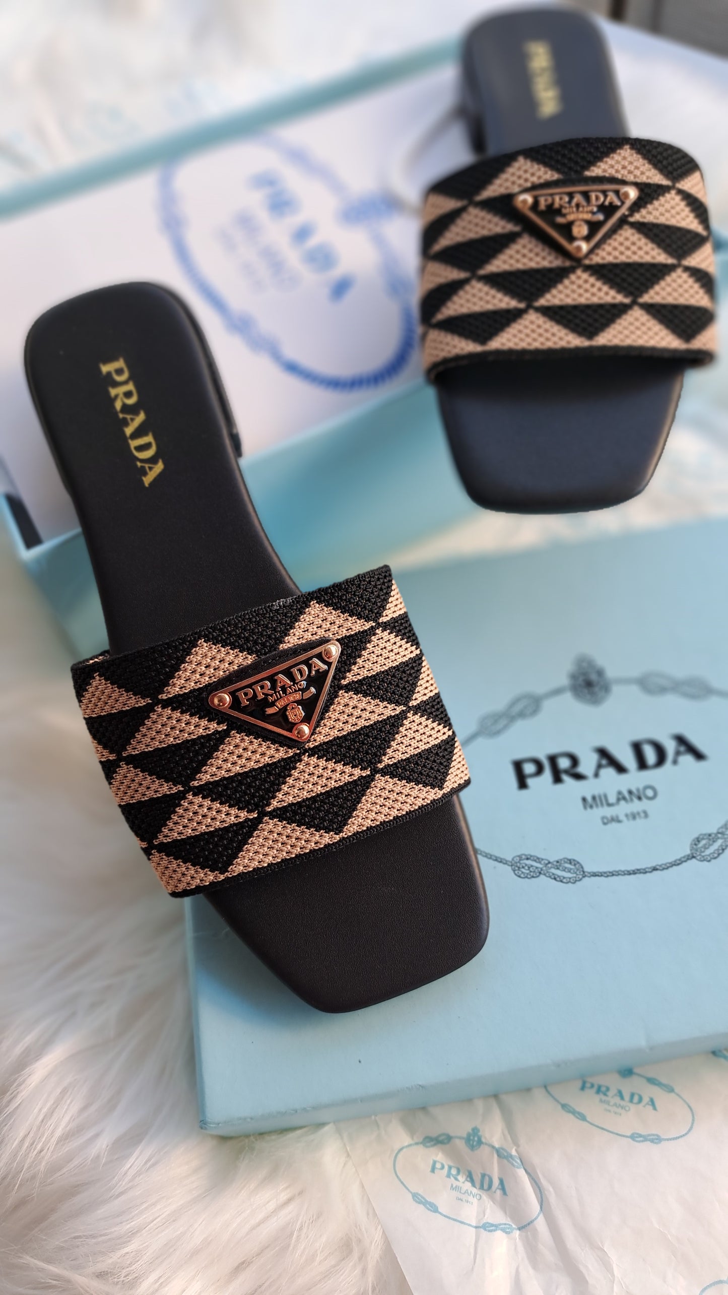 PRADA TRIANGOLO - BLACK