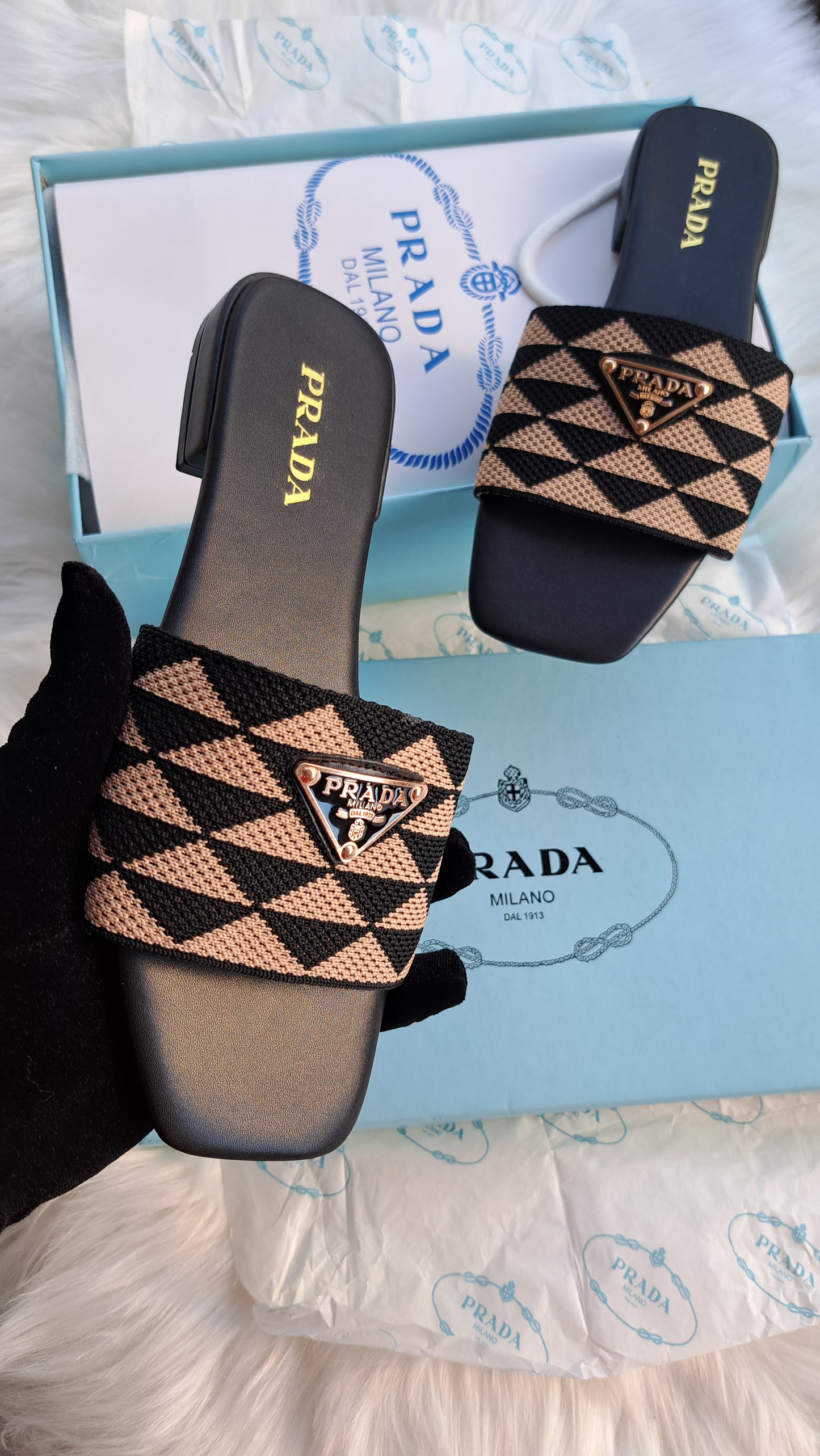 PRADA TRIANGOLO - BLACK