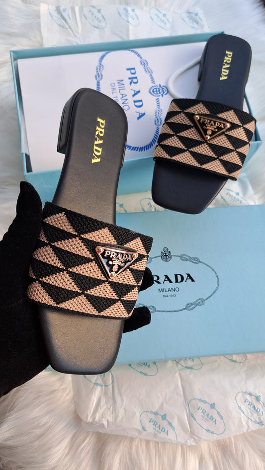 PRADA TRIANGOLO - BLACK