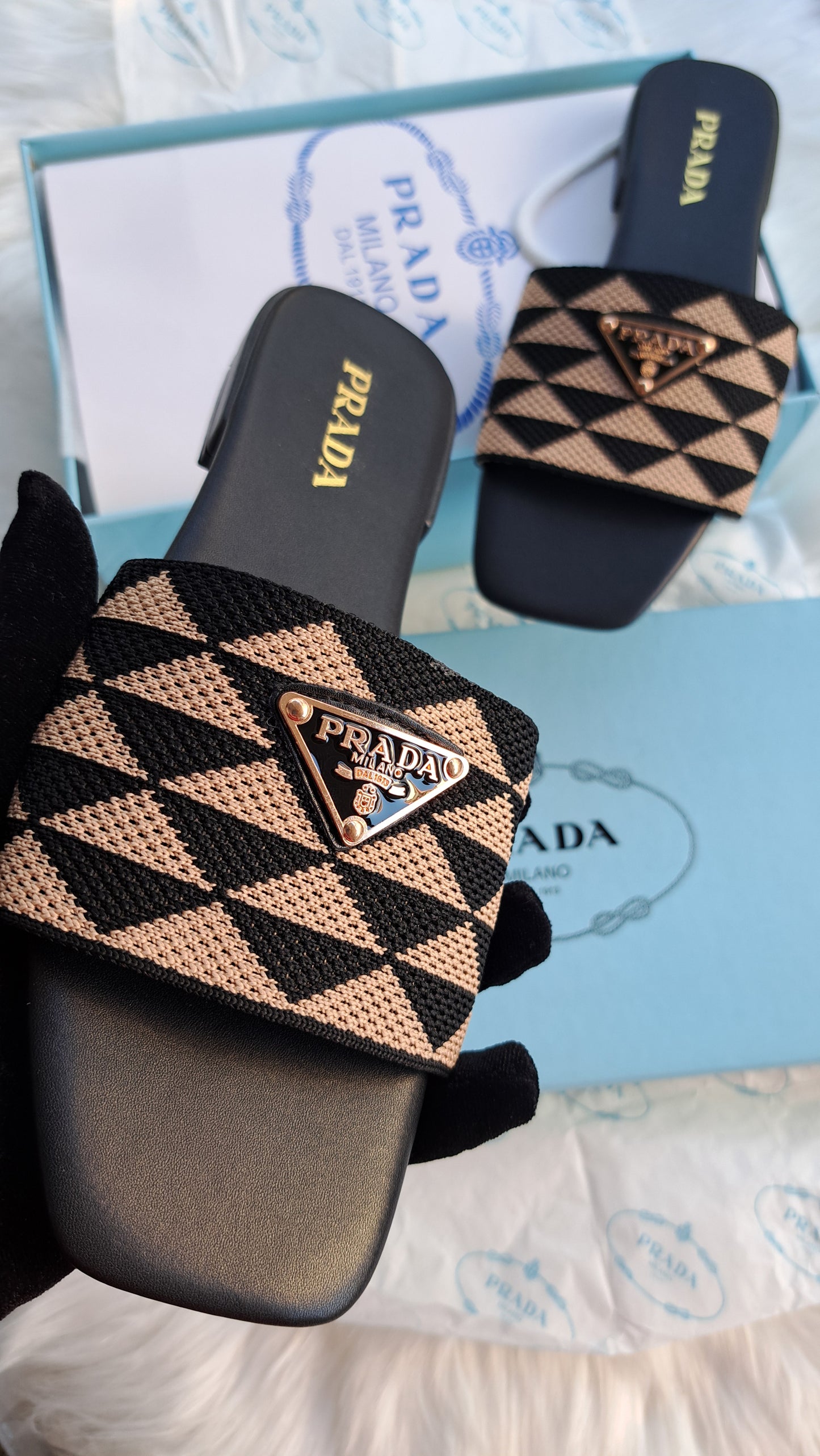 PRADA TRIANGOLO - BLACK