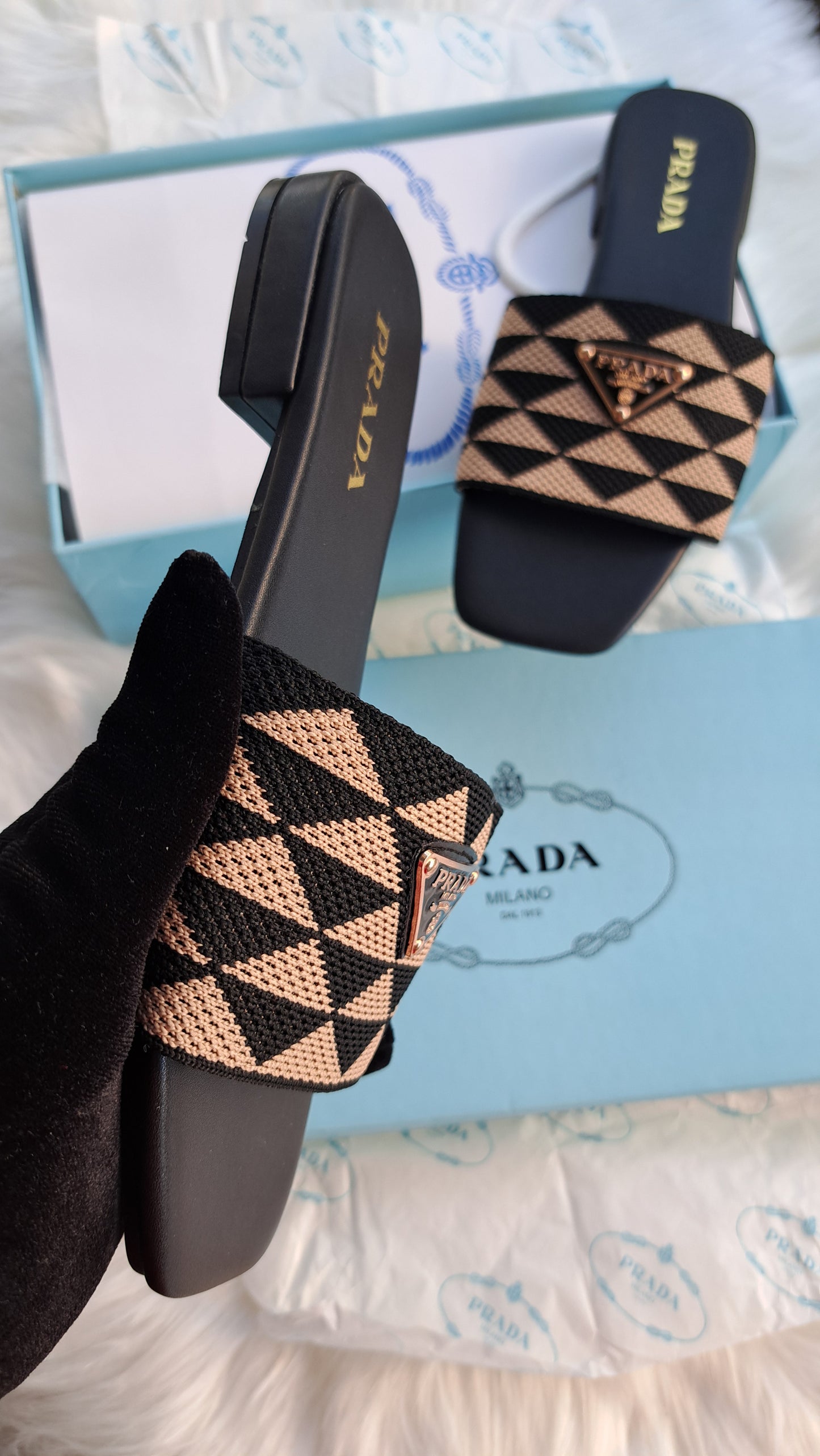 PRADA TRIANGOLO - BLACK