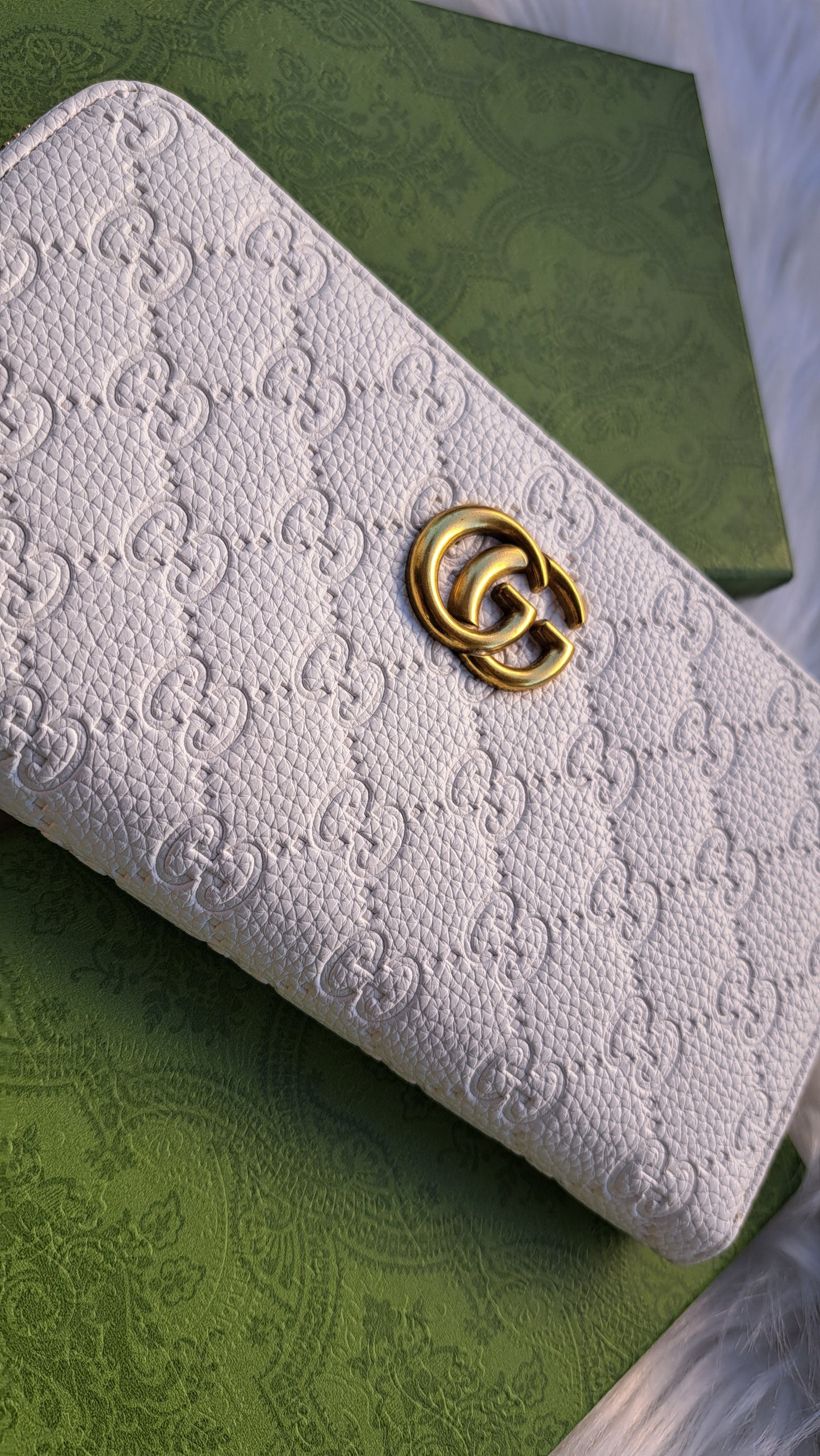 GG Wallet Embossed - White