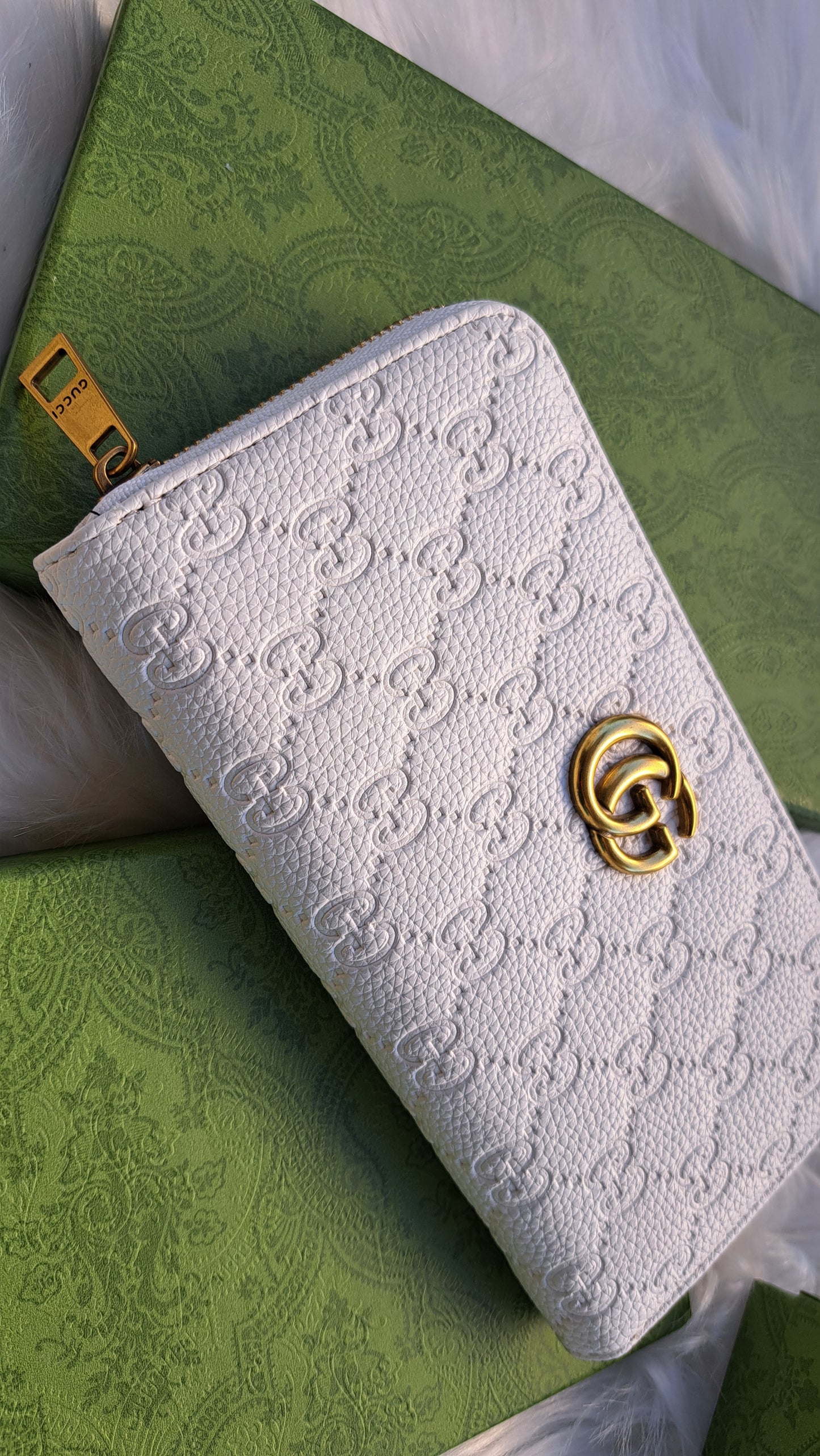 GG Wallet Embossed - White