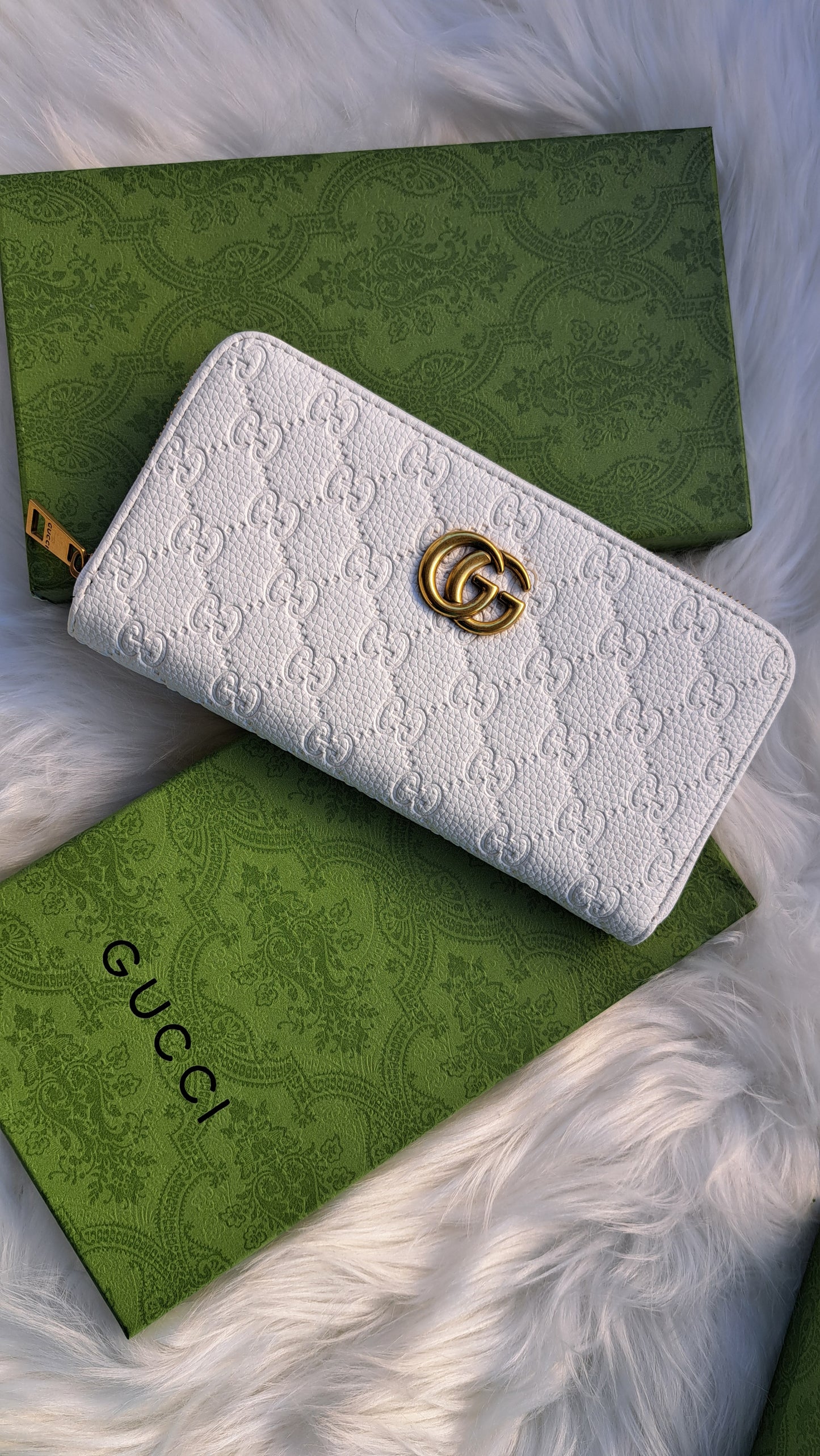 GG Wallet Embossed - White