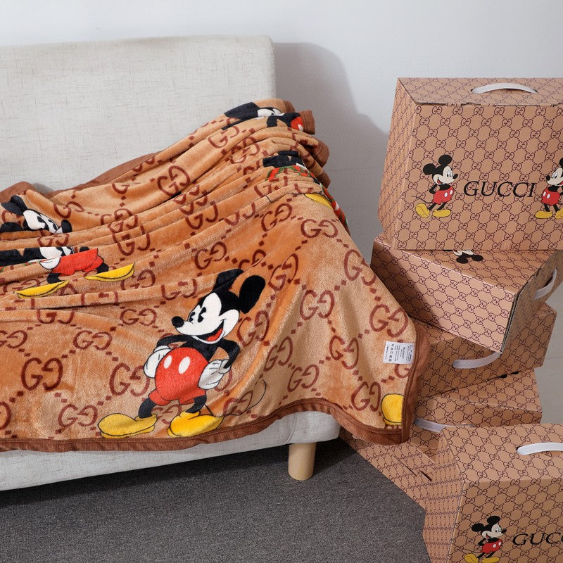 MICKEY BLANKET + BOX