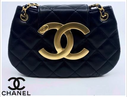 CHANEL Matelasse Black Shoulder Bag