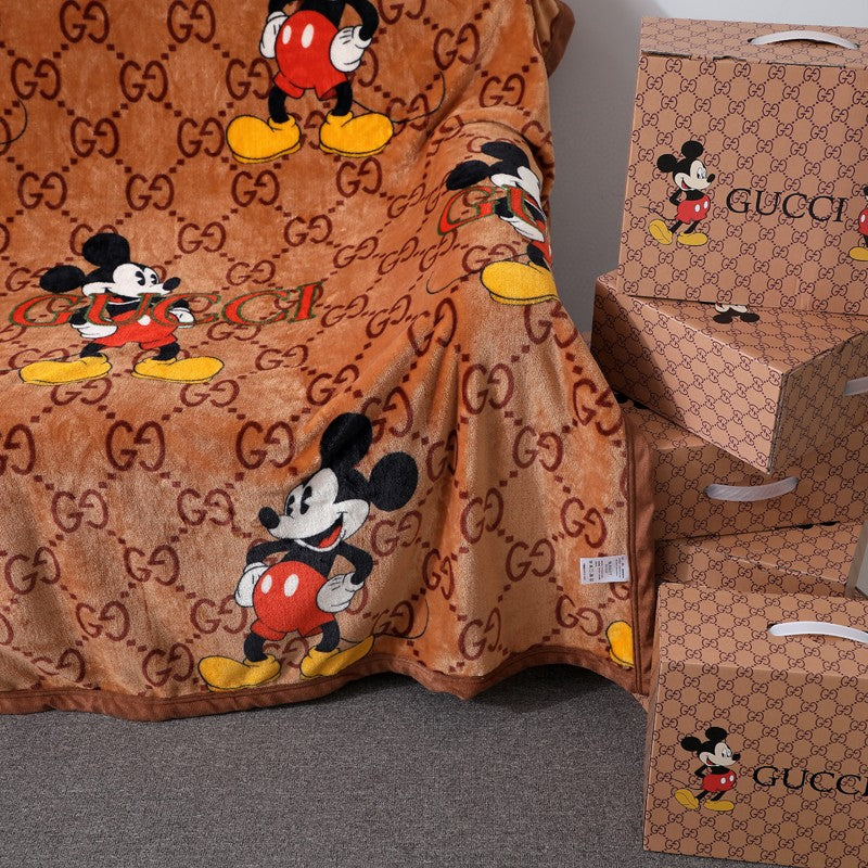 MICKEY BLANKET + BOX