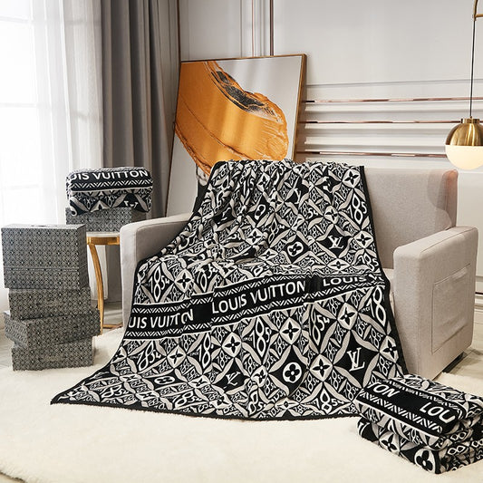 LV BLANKET BLACK & WHITE