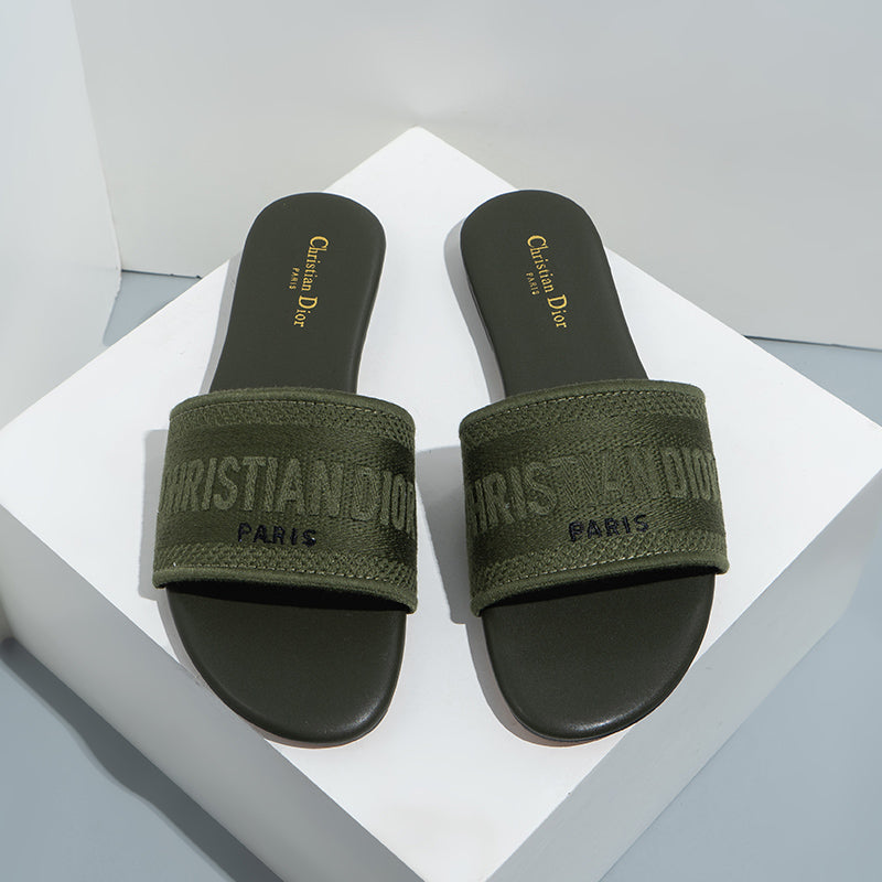 CD EMBROIDED SANDALS - OLIVE