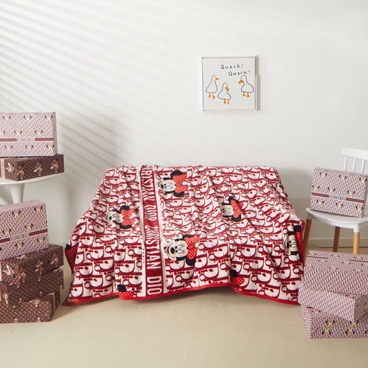 Mickey Blanket + Gift Box