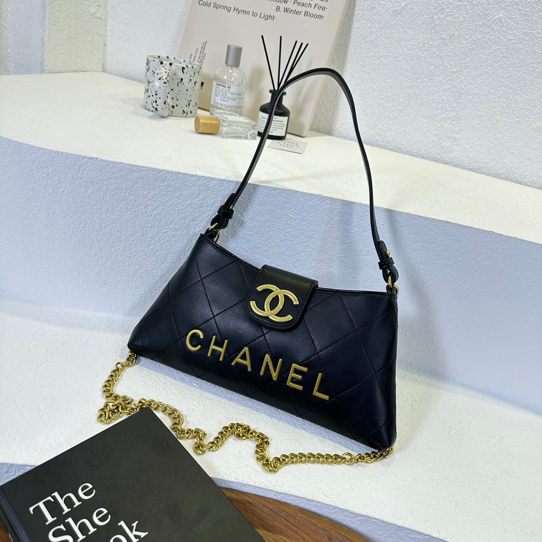 CHANEL - Shoulder Bag - Black