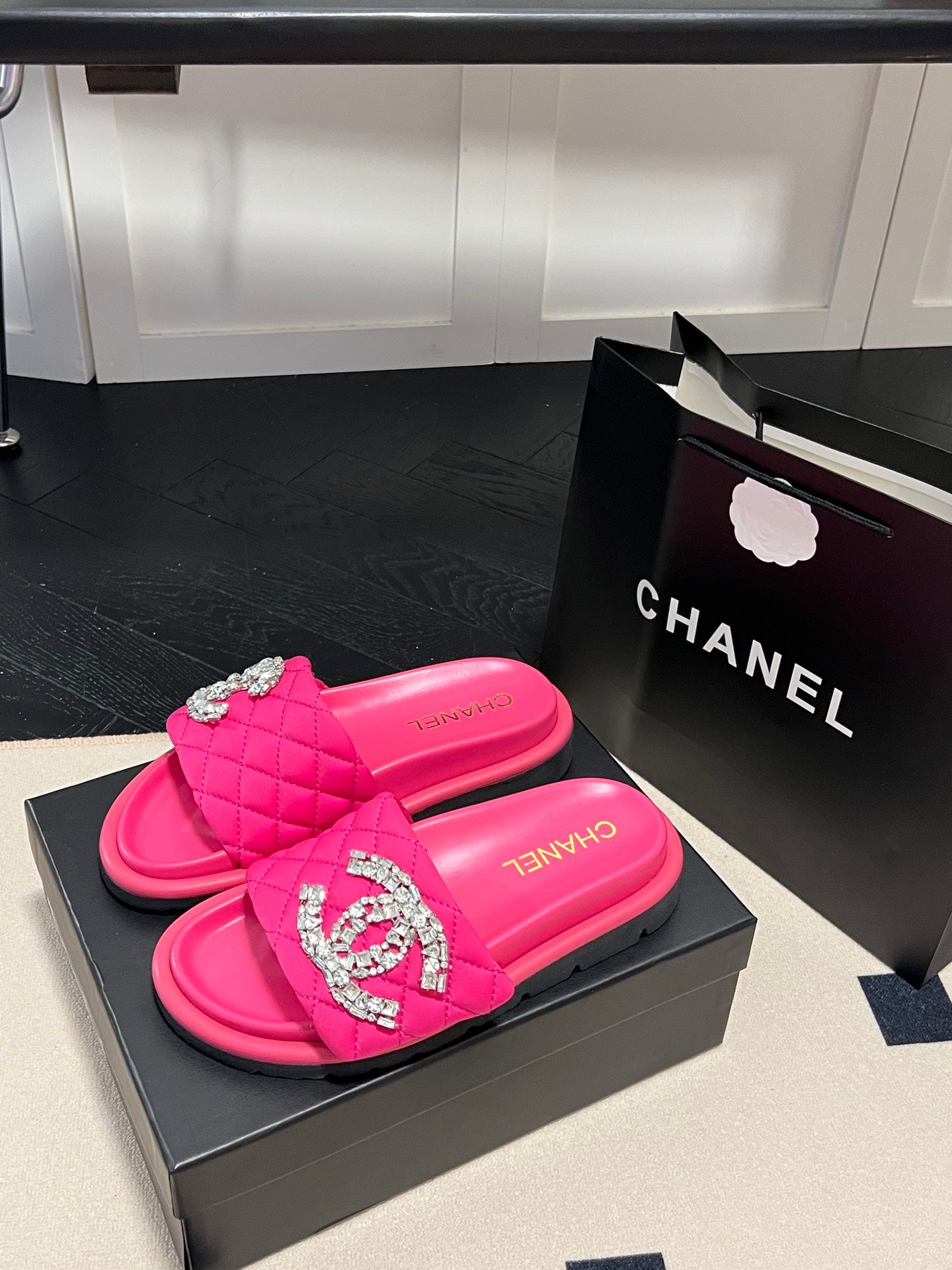 CHANEL RHINESTONE - PINK