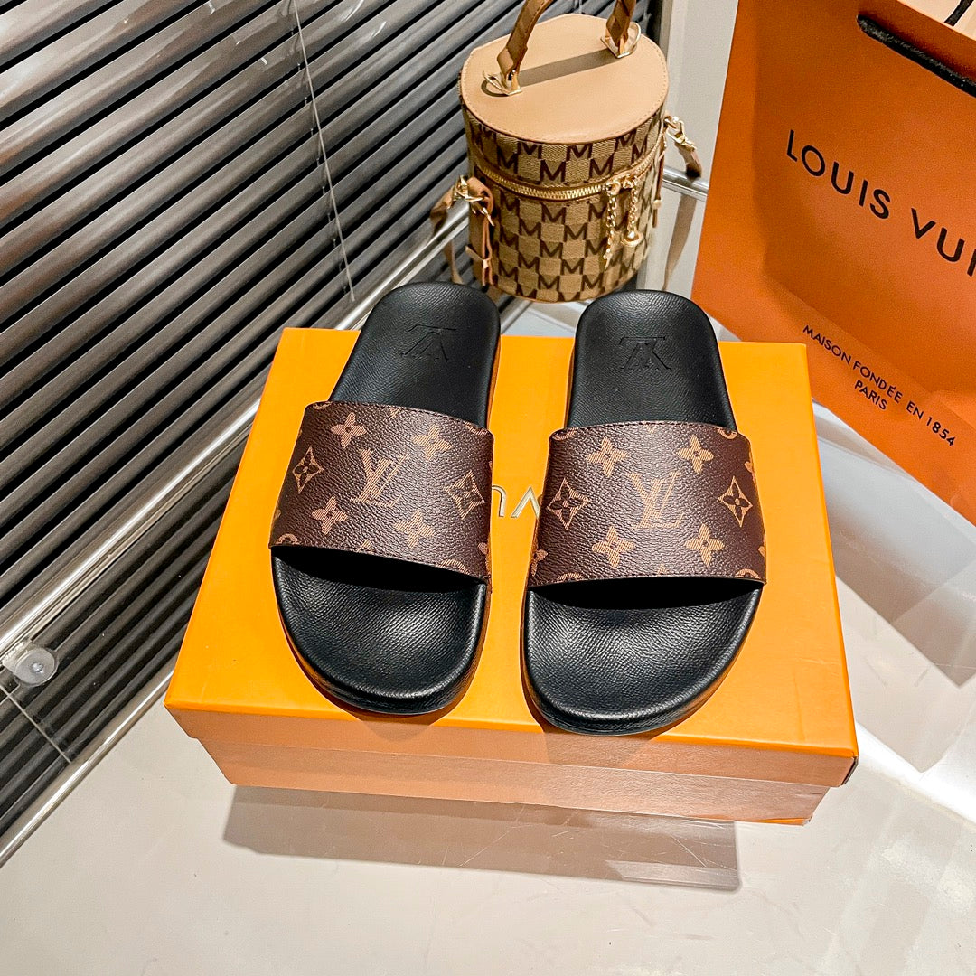 Men LV Slide - Brown