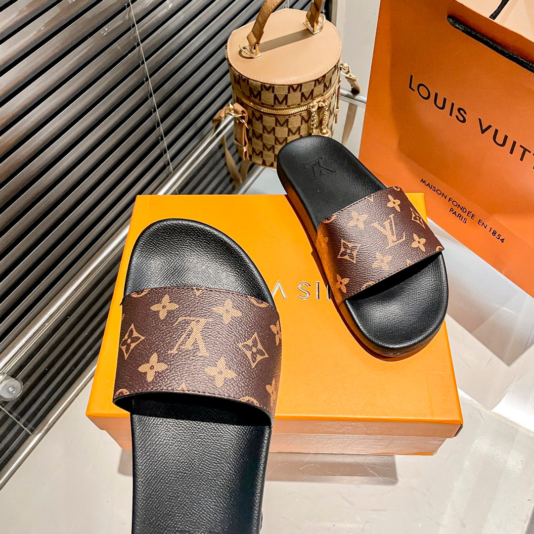 Men LV Slide - Brown