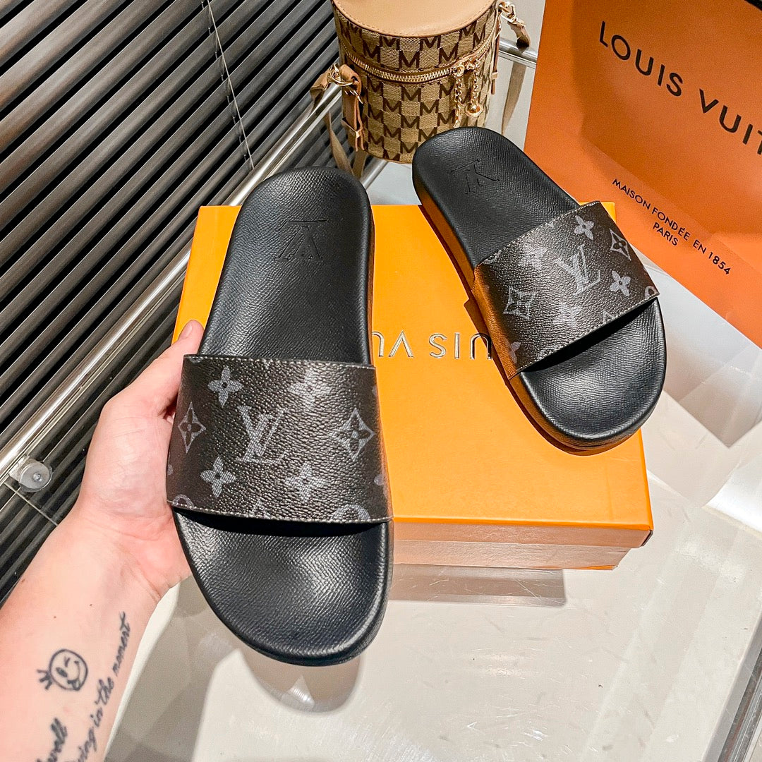 Men LV Slide - Black