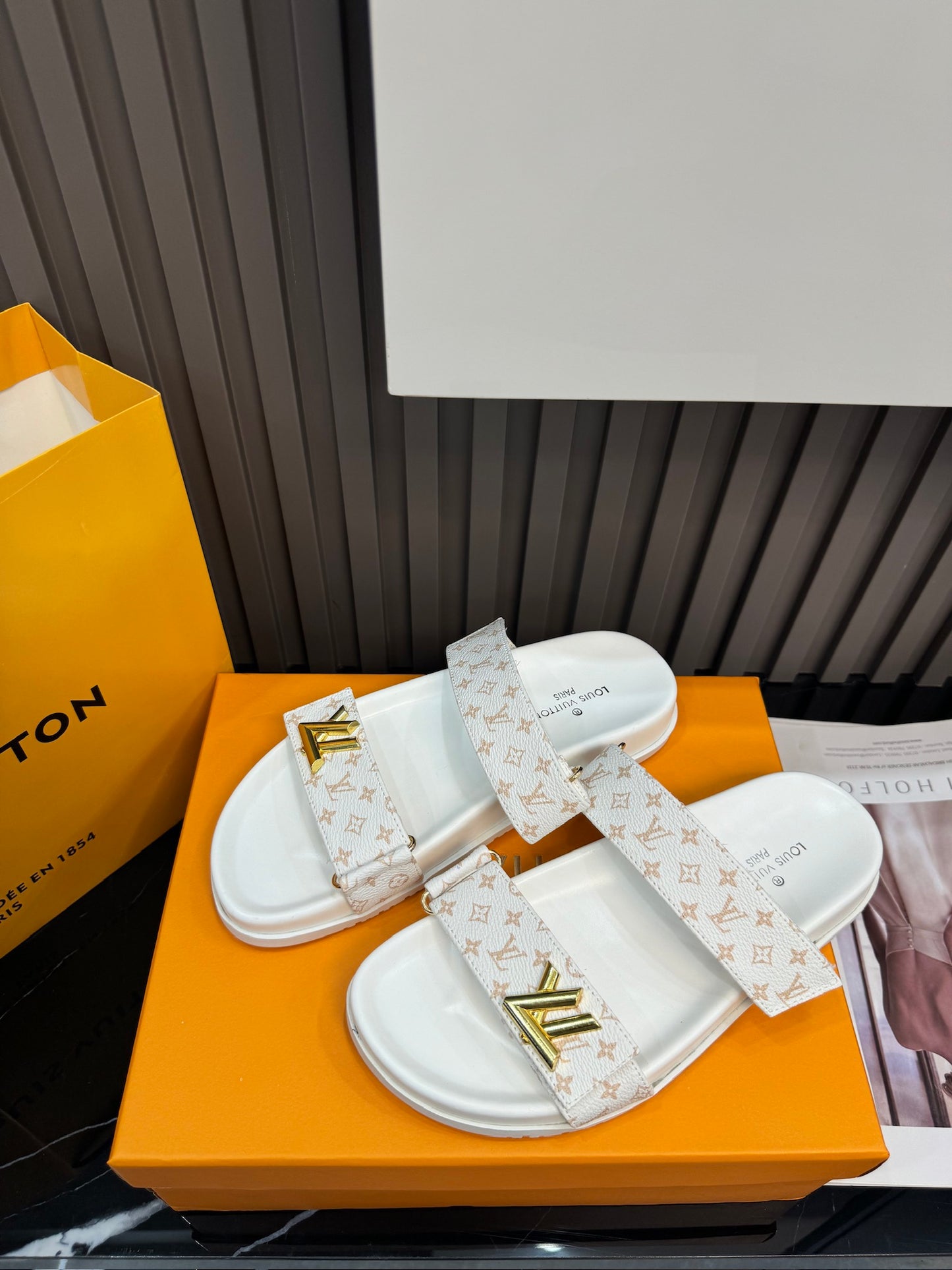 LV PRINT SUNSET SANDAL -WHITE