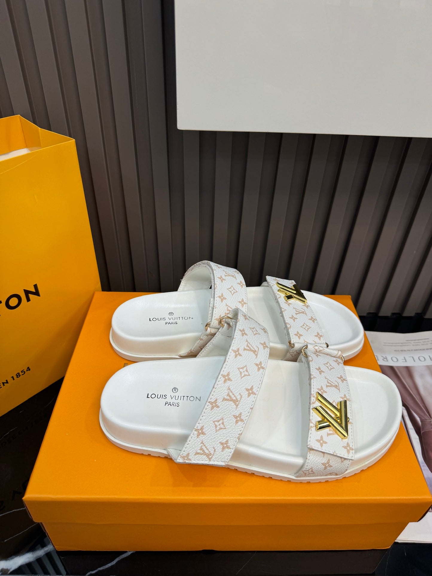 LV PRINT SUNSET SANDAL -WHITE