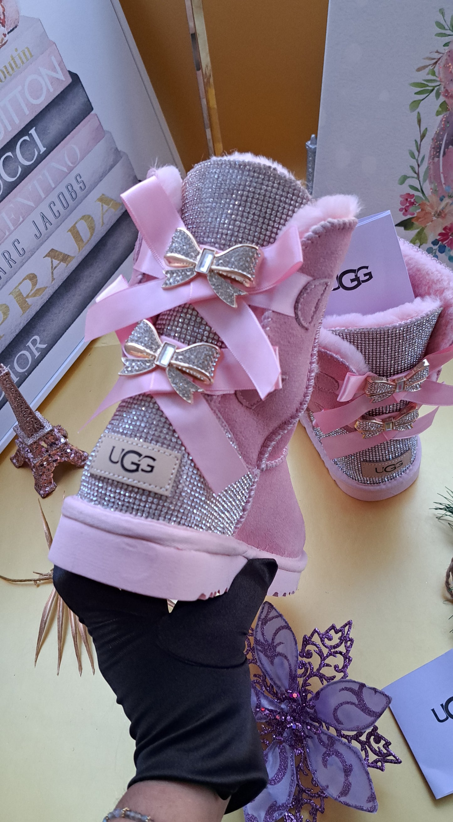 UGG RHINESTONE PINK 2 BOW