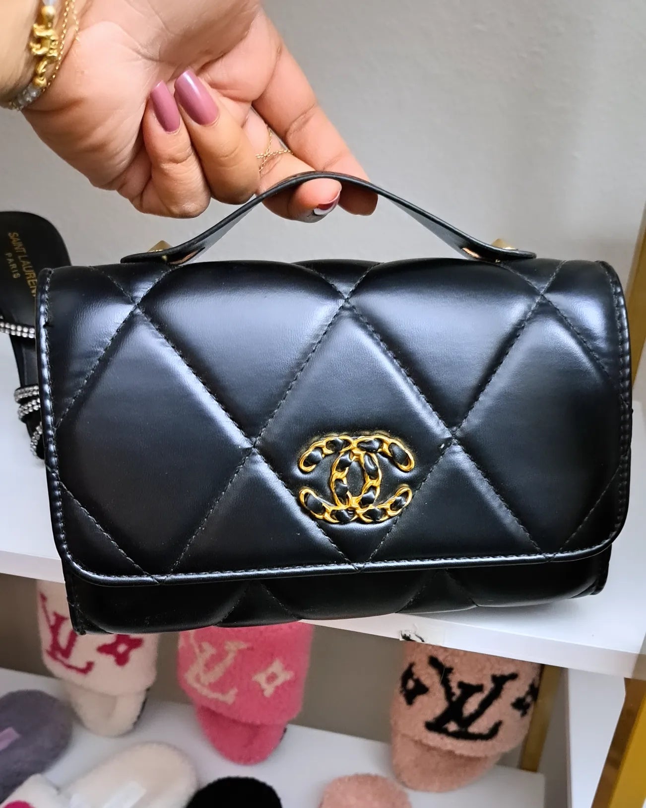 CHANEL Quilted Leather Flap - GENUINE